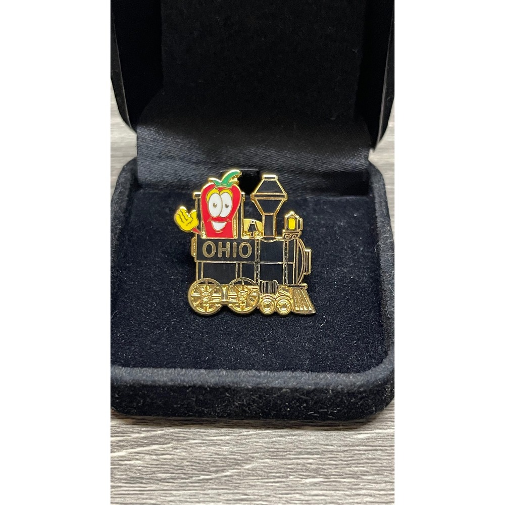 Ohio‎ Chili Train Enamel Pin Souvenir Locomotive Black Gold Excellent